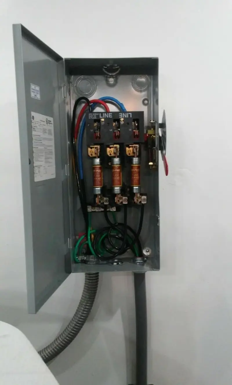 Three-phase disconnect switch installed for Smoke Detector Installation in Avocado Heights